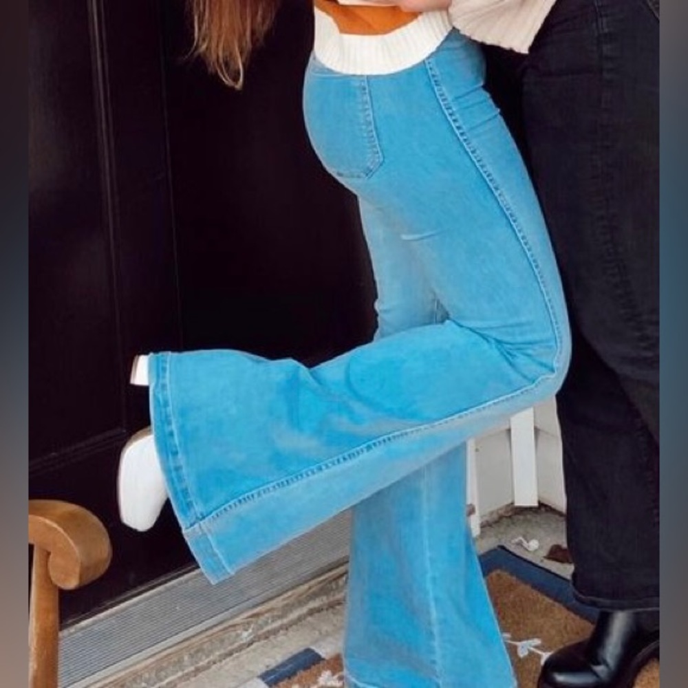 Free People Blue Jeans. In great condition.